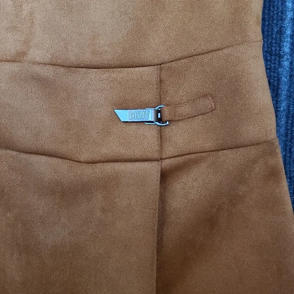 DKNY Petite Faux-Suede Cap-Sleeve Hardware-Trimmed Dress Size 2P - Picture 4 of 4